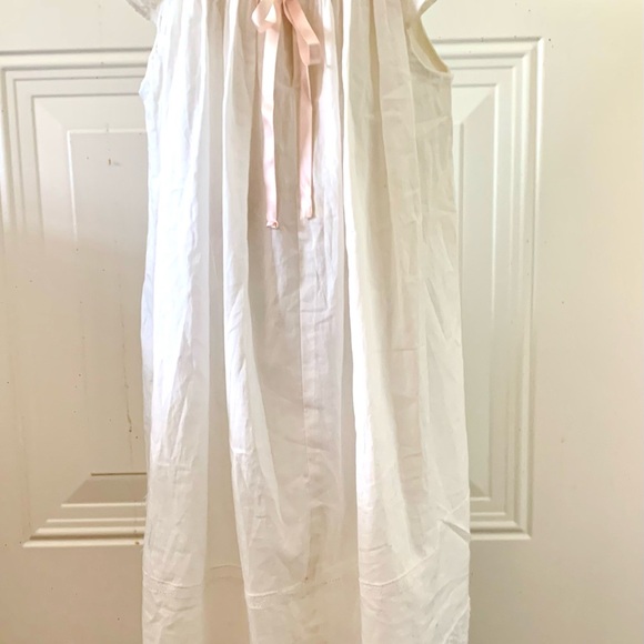 New Handmade Girl’s French Smocked Portrait Dress w/Silk Ribbons French Lace - Picture 3 of 10